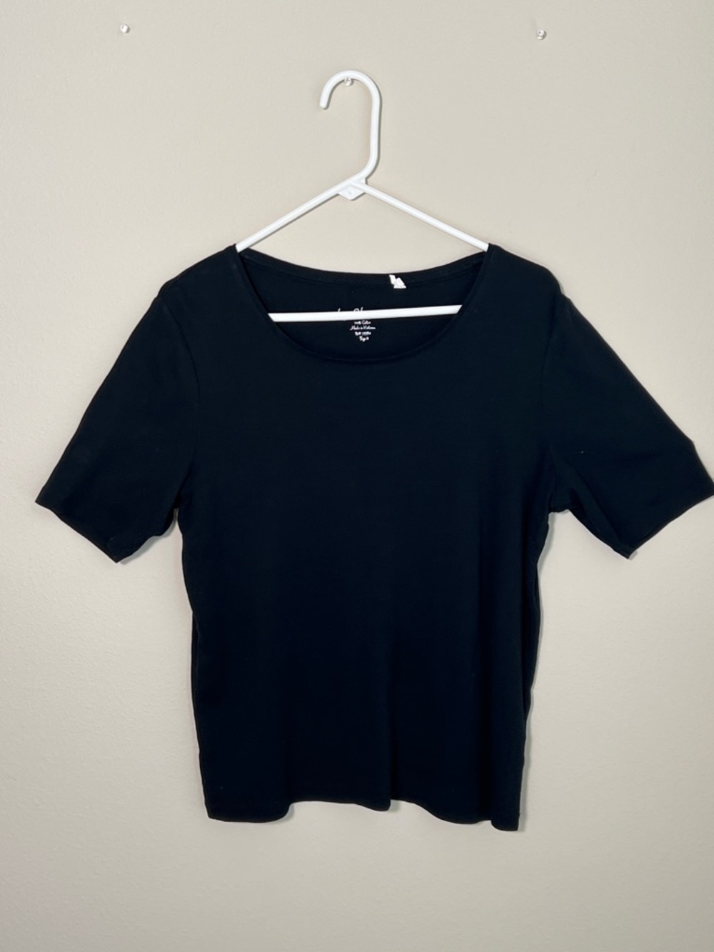 Chico's Black Scoop Neck Short Sleeve Top